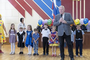 В новый учебный год с Витаминкой и Карамелькой